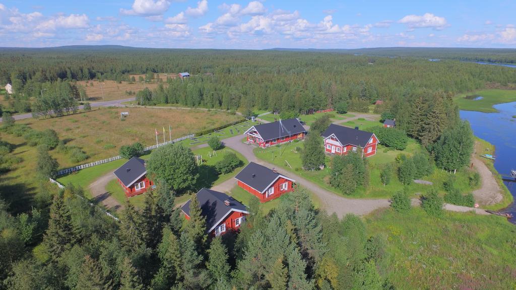 Village Kuukiuru Feriehus Vuostimo
